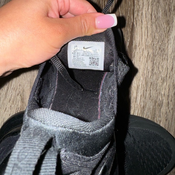 Nike Air Max 270 Triple Black Women’s Sneakers PRICE FIRM - Picture 6 of 6